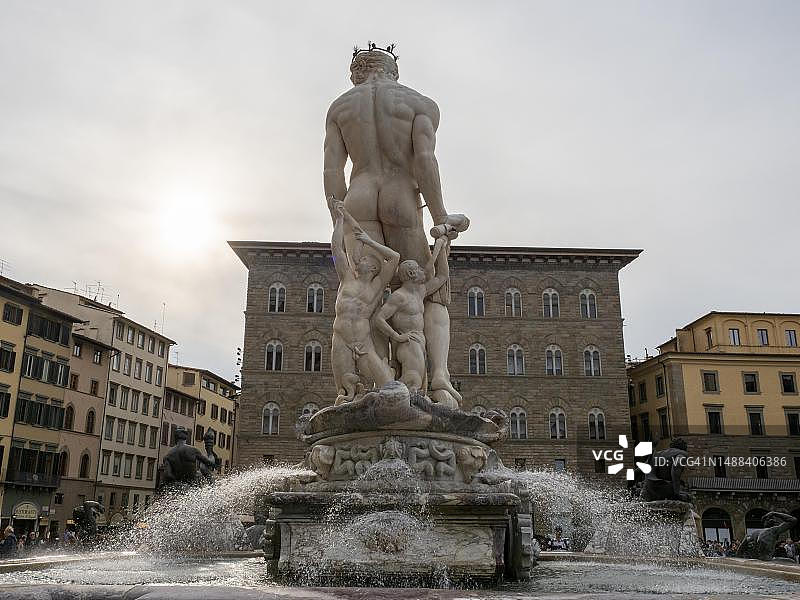 意大利托斯卡纳佛罗伦萨领主广场的海王星喷泉景色，联合国教科文组织世界遗产图片素材