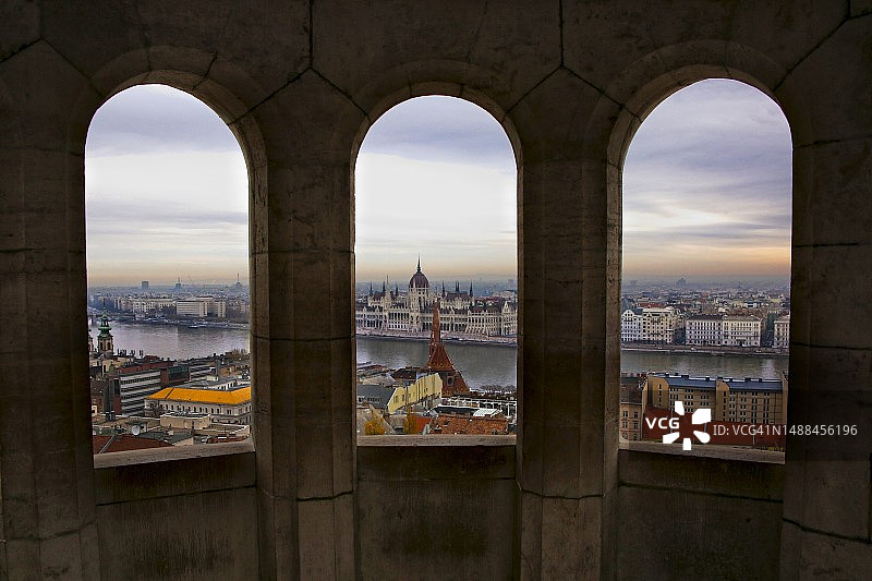 渔人堡和匈牙利国会大厦图片素材