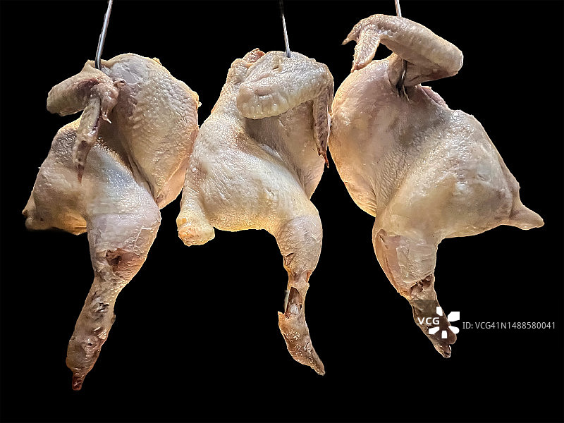 正在腌制的煮鸡肉，用于制作“半切炸鸡”图片素材
