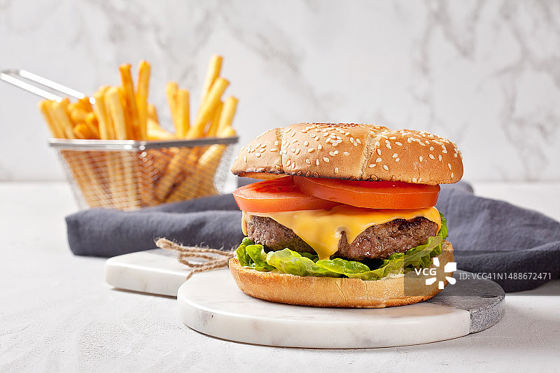 桌上的汉堡特写，罗马尼亚图片素材