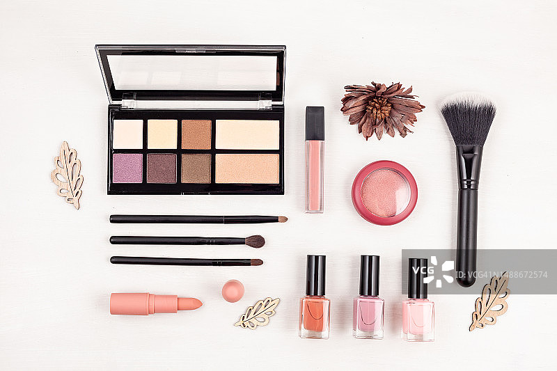 化妆品样机，适用于销售、购物、时尚和美容博客图片素材