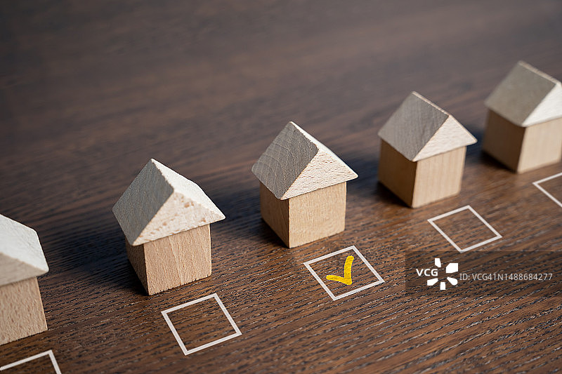 房屋选择，已选房屋已打勾（乌克兰）图片素材