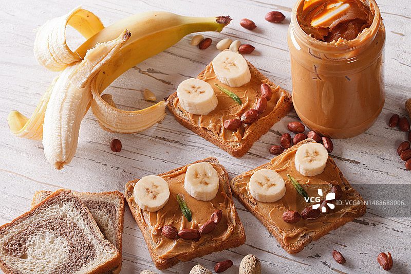 儿童花生酱香蕉三明治图片素材