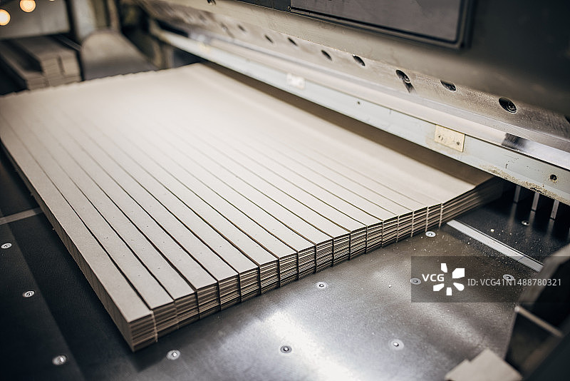 纸板切割工艺图片素材