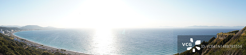 伊克西亚海岸线阳光全景图，罗德岛，希腊图片素材