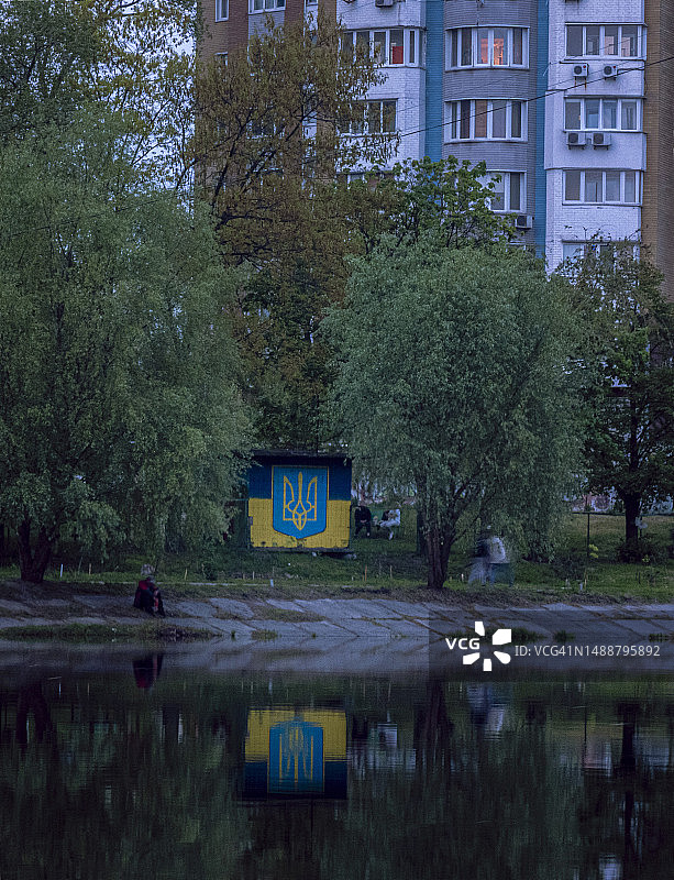 绘制在街墙上的乌克兰国徽图片素材