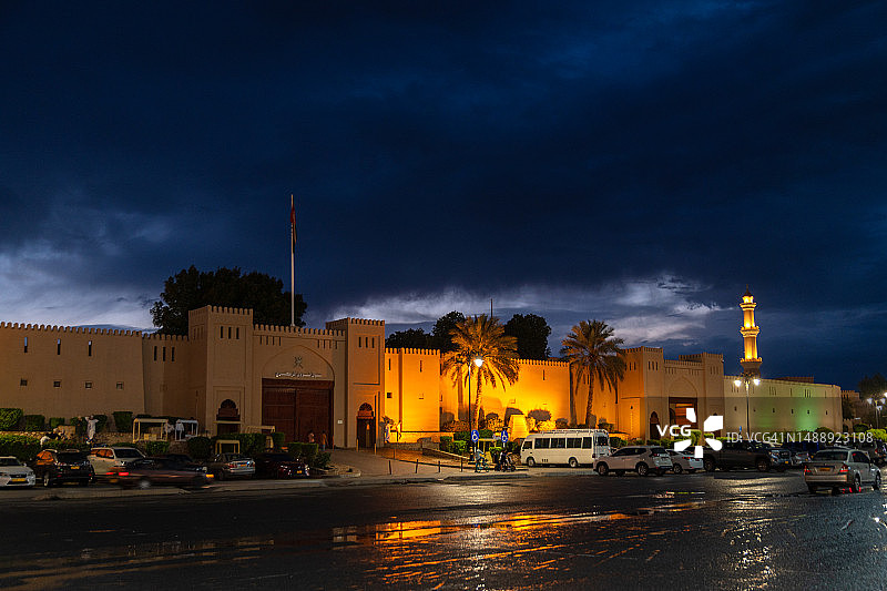 尼兹瓦堡垒的夜景外观图片素材
