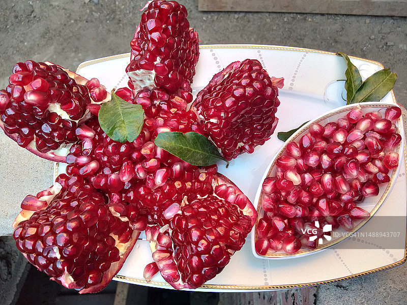 高角度拍摄的石榴籽图片素材