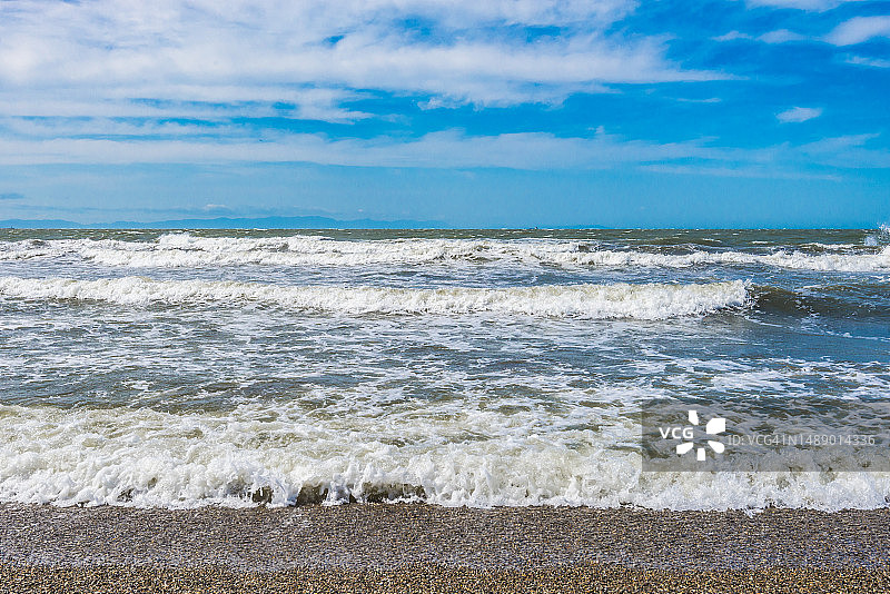 风大的海岸线图片素材