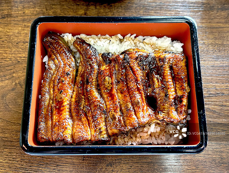 鳗鱼饭盒图片素材