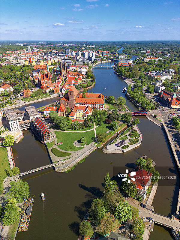 波兰弗罗茨瓦夫的奥得河和斯洛多瓦岛鸟瞰图片素材