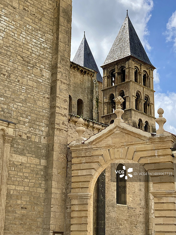 法国勃艮第帕莱勒莫尼亚尔圣心大教堂图片素材