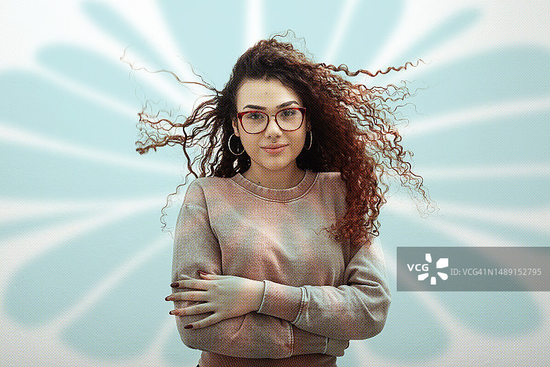 年轻女性的像素肖像图片素材