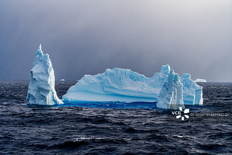 南冰洋上的冰山图片素材