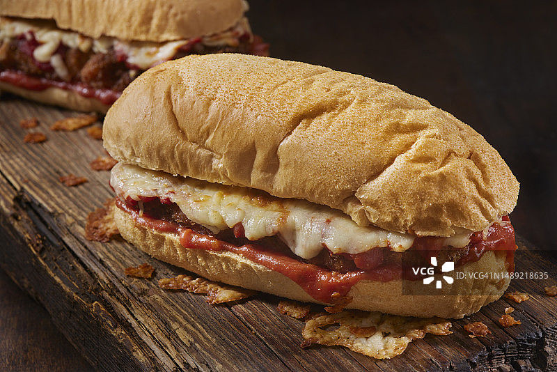 帕尔马干酪鸡肉三明治图片素材