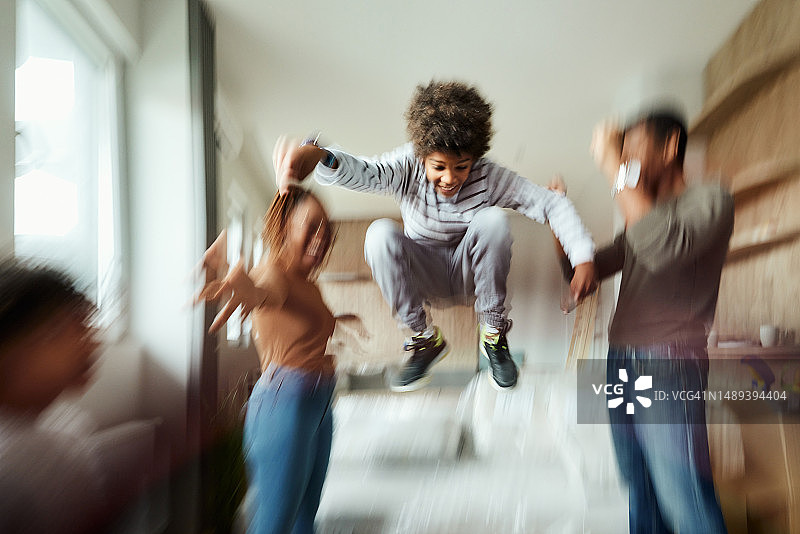 搬家乐趣（模糊效果）图片素材