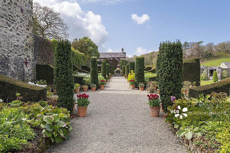 北威尔士安格尔西梅奈桥卡德南特隐秘花园图片素材