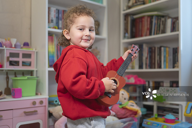 从小演奏乐器图片素材
