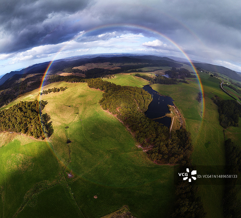 塔斯马尼亚的完整彩虹环图片素材