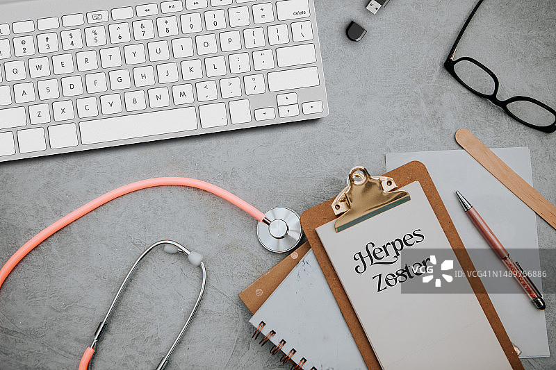 剪贴板上的带状疱疹图片素材