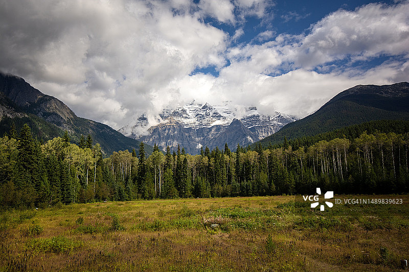 加拿大罗布森山省立公园图片素材