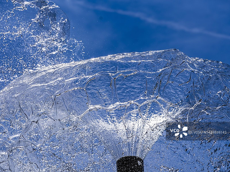 德国黑森州巴特洪堡温泉花园的喷泉图片素材