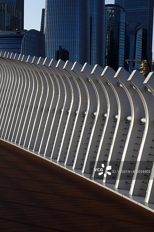 桥上的铁柱图片素材