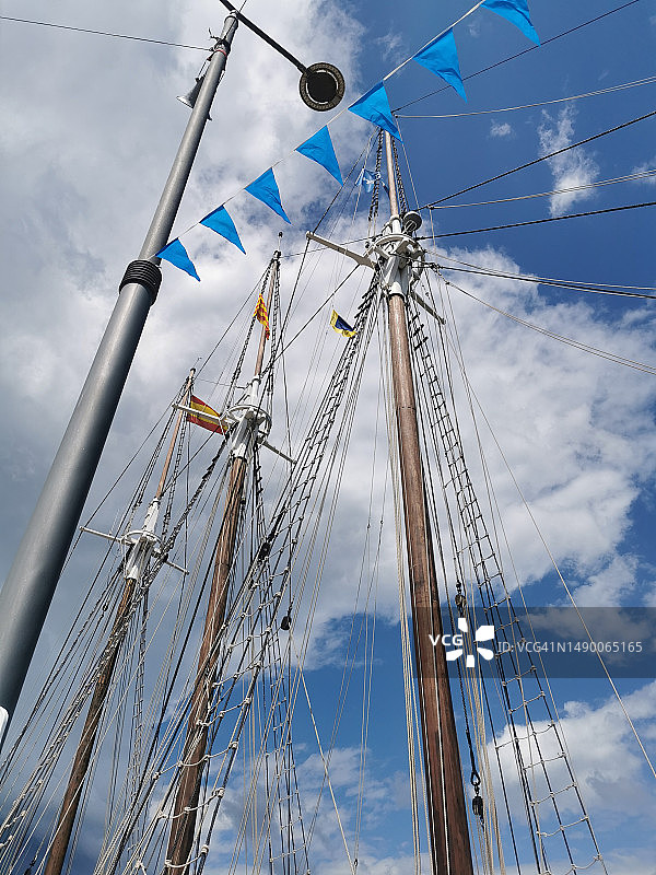 高桅横帆船桅杆图片素材