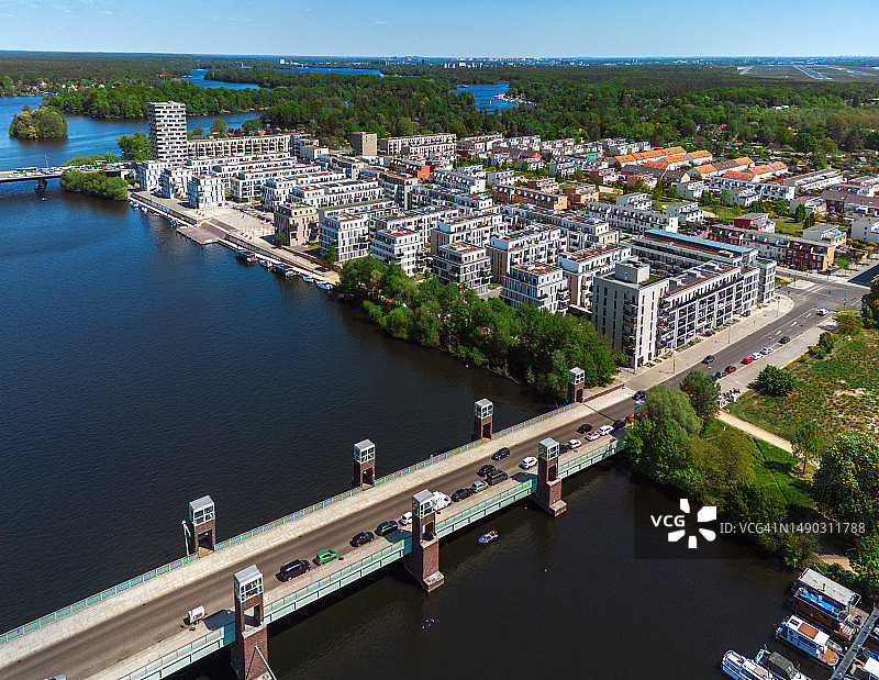 柏林水城现代住宅区鸟瞰图图片素材