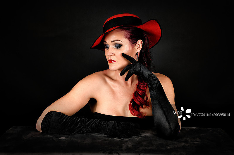 女子肖像，挪威桑德图片素材