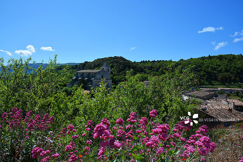 吕贝隆普罗旺斯赛尼翁村庄图片素材