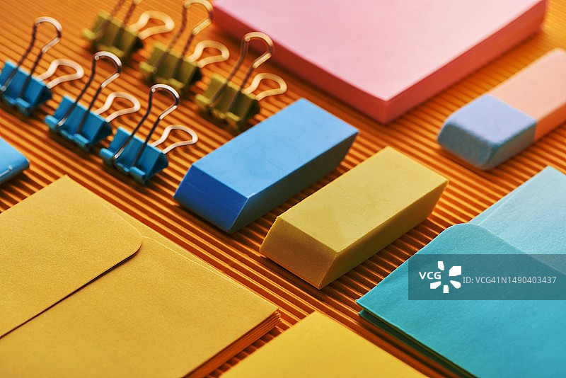 色彩缤纷的办公室一览图片素材