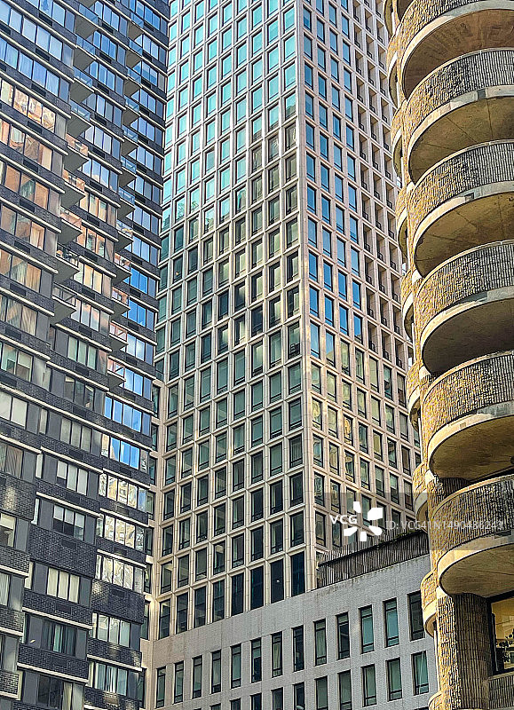 仰望纽约相邻公寓楼的图案图片素材