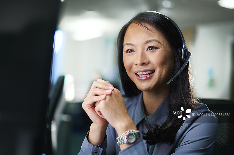 客户服务电话接线员图片素材