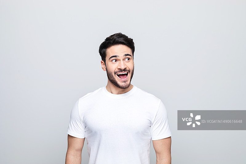 惊讶的年轻人肖像图片素材