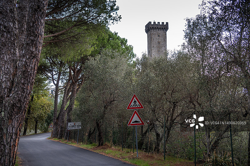 意大利马萨-卡拉拉省卡斯特尔诺沃马格拉图片素材