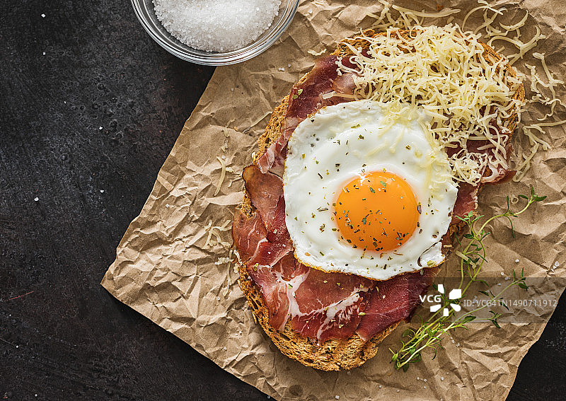 自制法式克罗克女士三明治图片素材