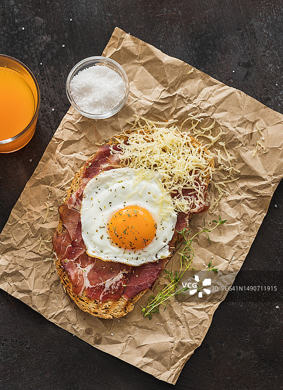 自制法式克罗克女士三明治图片素材