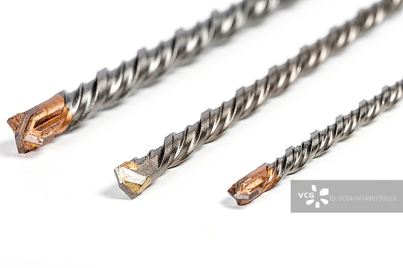 白色背景上不同尺寸的钻头图片素材