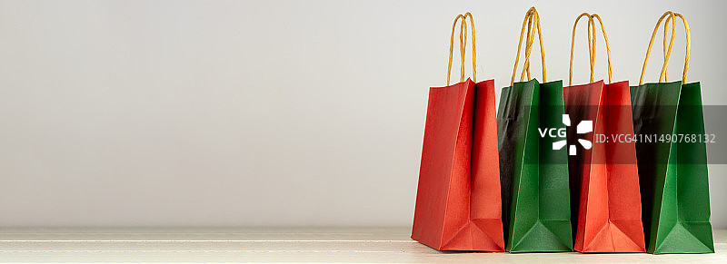 圣诞节主题的牛皮纸购物袋合集图片素材