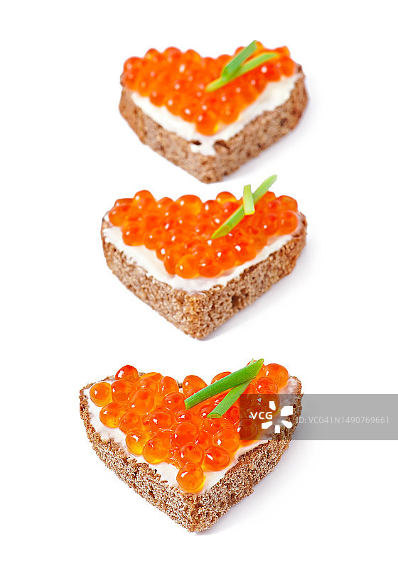 心形红鱼子酱三明治图片素材