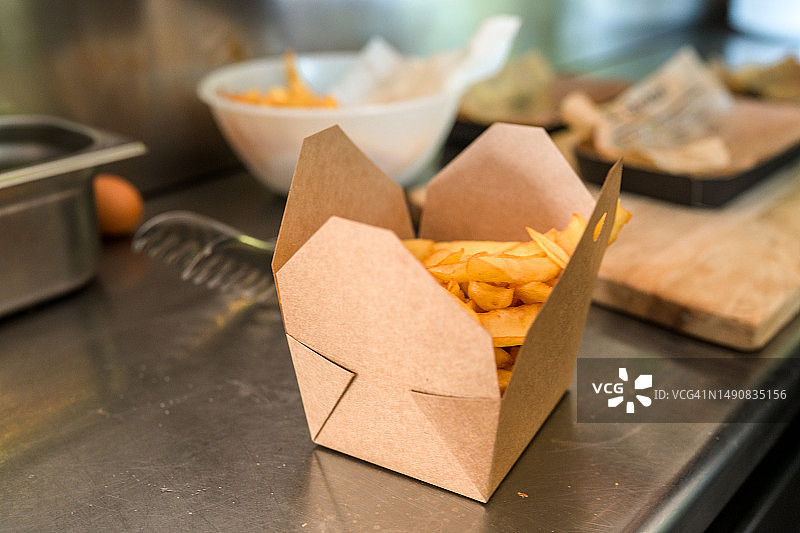 盒装经典炸薯条图片素材