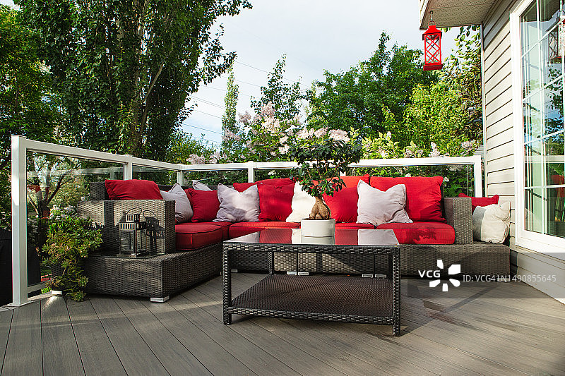 红色甲板露台图片素材