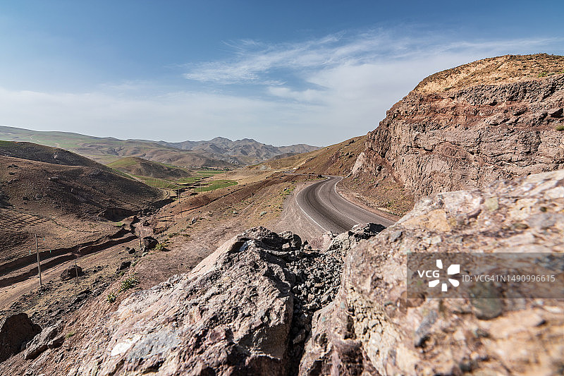 赫拉特，阿富汗山区公路的风景图片素材