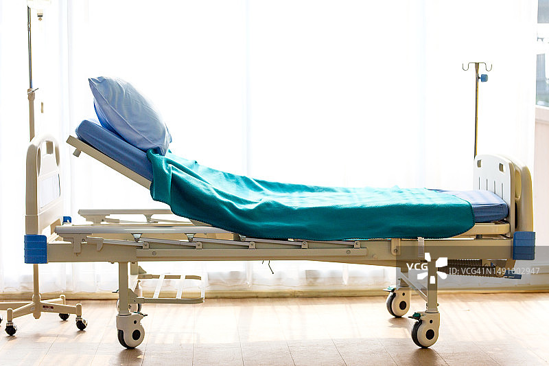 罗马尼亚，医院病房里的病床图片素材