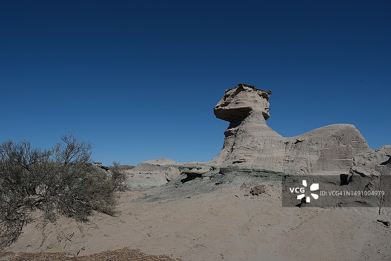 阿根廷伊斯基瓜拉斯托省立公园岩层仰视景观图片素材