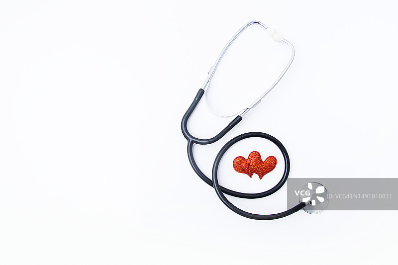 听诊器和两颗红心治疗关系概念家庭心理疗法抽象复制空间，罗马尼亚图片素材