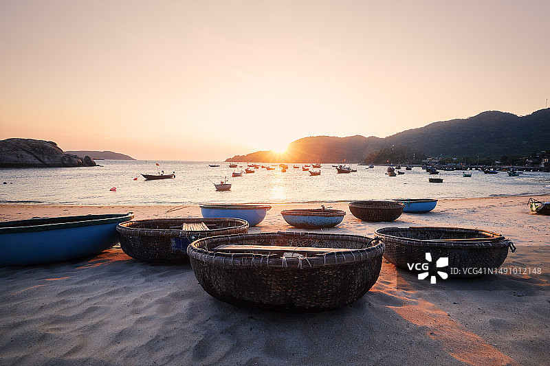越南沙滩上的簸箕船，越南图片素材