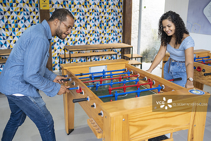 大学或工作中的休闲时光图片素材