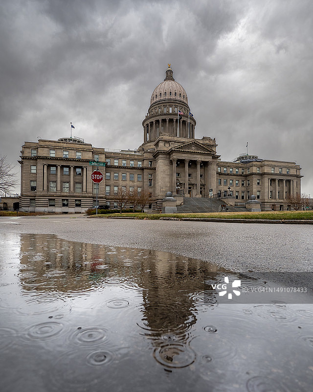 爱达荷州议会大厦与暴风雨天气图片素材